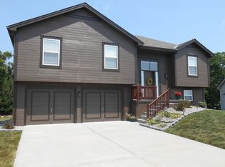 10511 N Marsh Ave, Kansas City, MO 64157