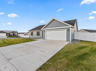 927 Presidio Ln, Billings, MT 59105