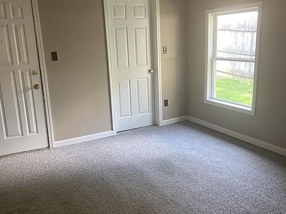 5th image of 313 Reynolds Ave #B