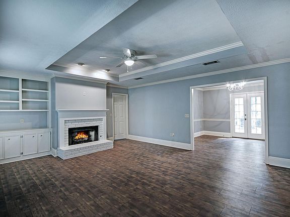 2nd image of 128 Glenwood Dr
