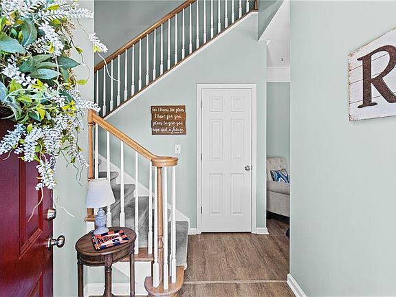 3rd image of 111 Edinburgh Ct