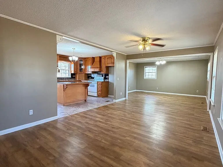 6111 Homestead Rd — Photo 9