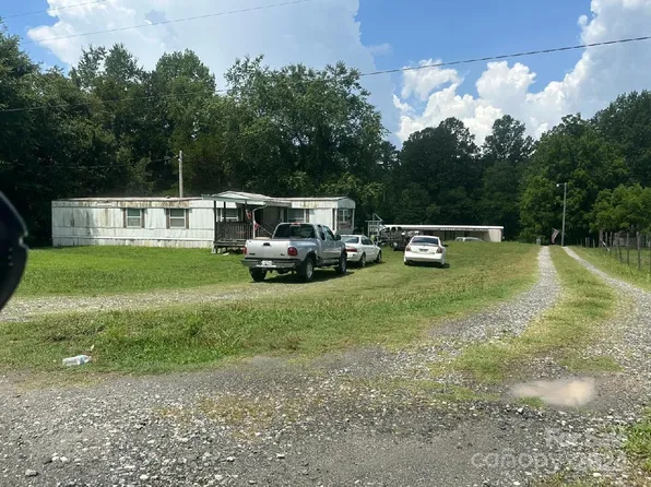 205 & 215 Towers View Dr, Dallas, NC 28034