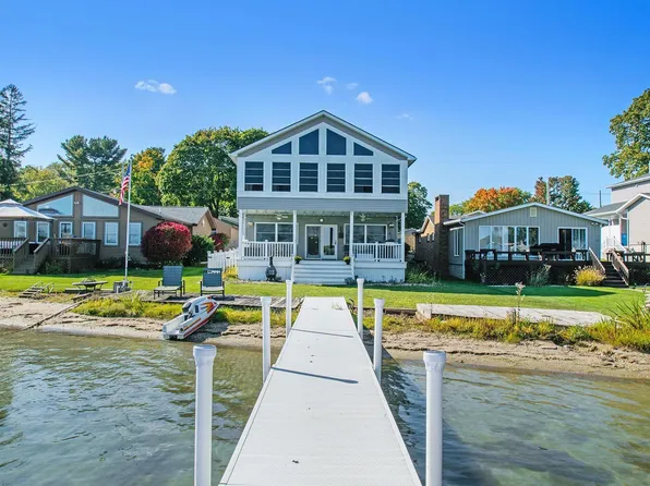 51134 N Shore Dr, Elkhart, IN 46514