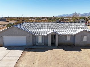 7415 La Mesa Rd, Phelan, CA 92371