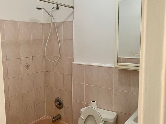 4th image of 2631 Brown St #1