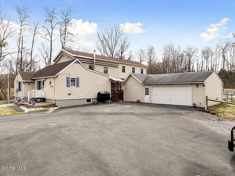 3rd image of 6126 Lowell Road