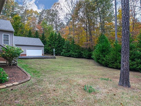 3rd image of 11100 Lyndenwood Dr
