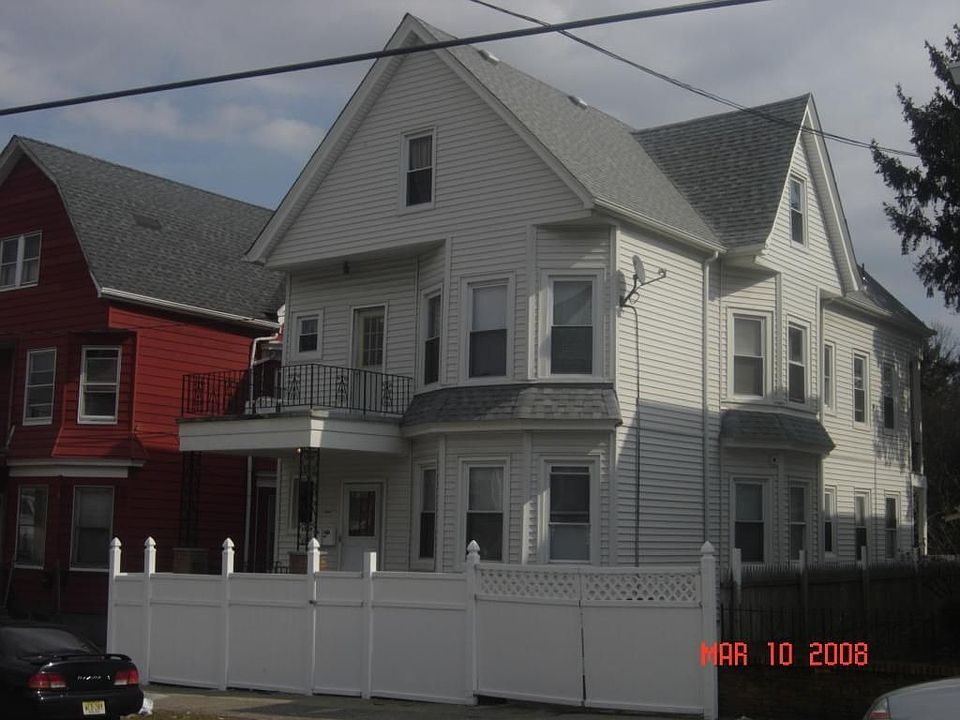 2nd image of 186 N 7th St
