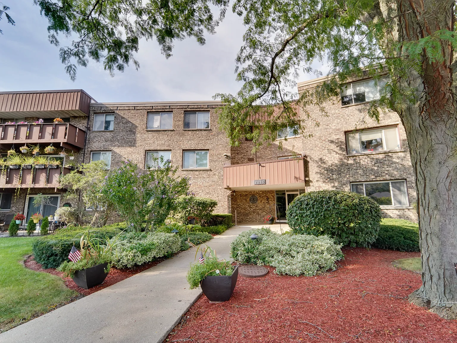 2 bed, 1.5 bath, $1,650 — Photo 1