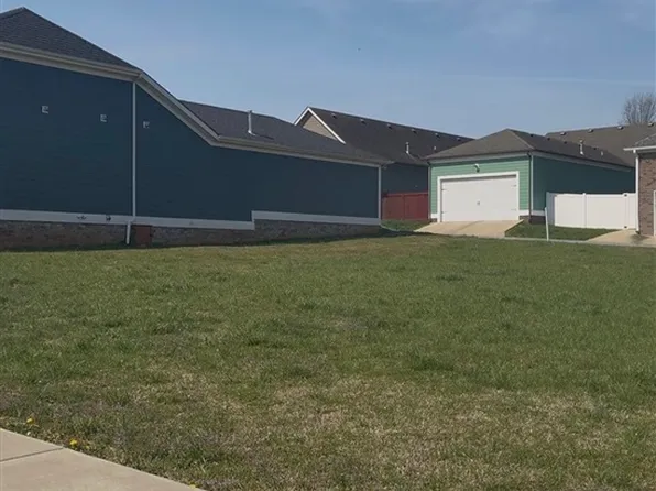 641 Continental Dr, Bowling Green, KY 42103