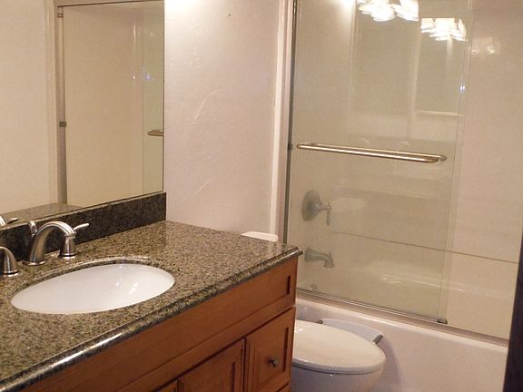 4th image of 8638 Villa La Jolla Dr Unit 3