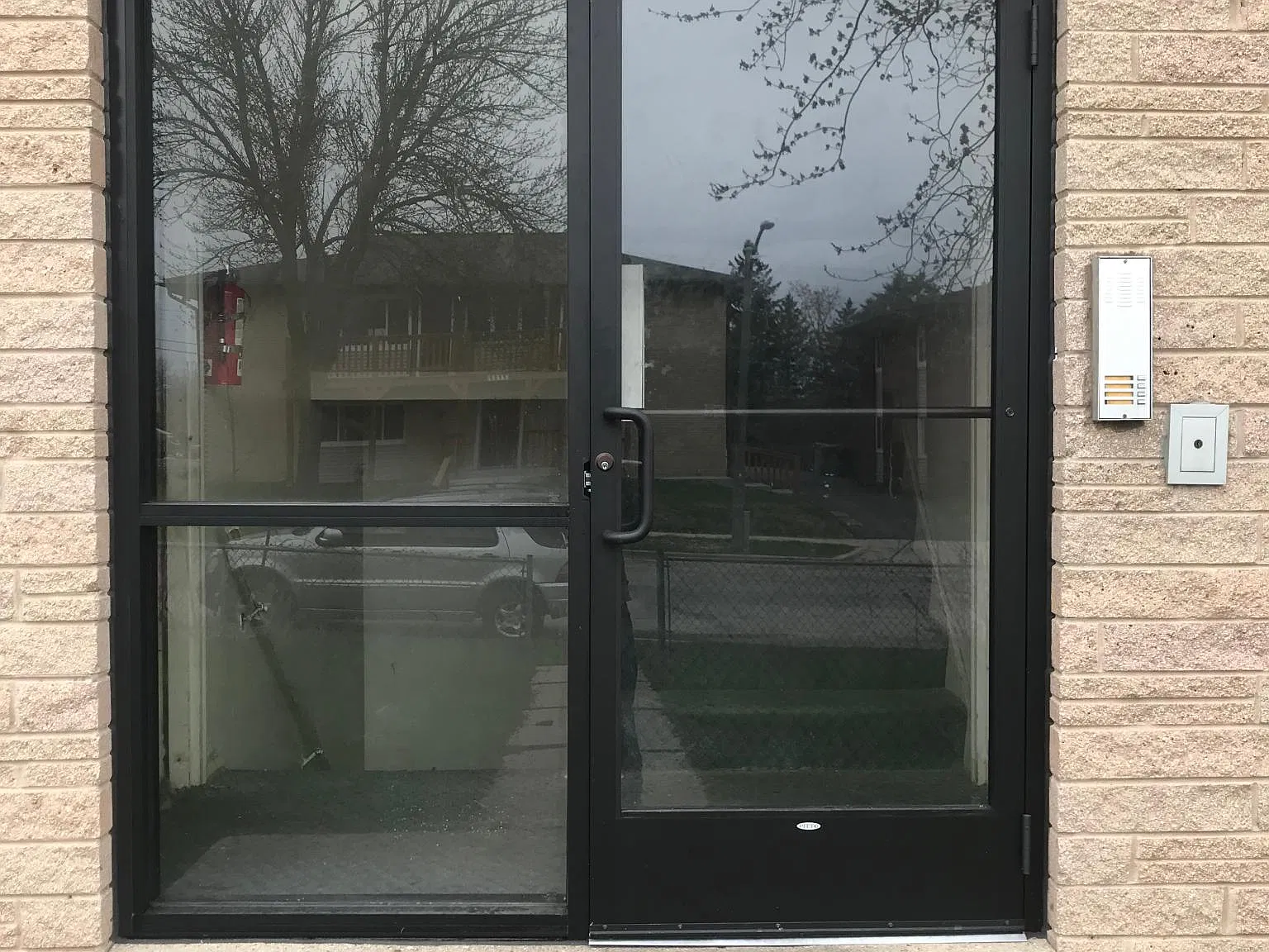 7720 W Bender Ave — Photo 1