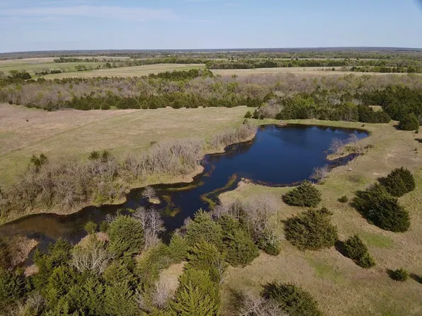 838 County Road 3352, Dodd City, TX 75438