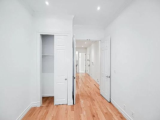 4th image of 344 E 55th St APT 1B