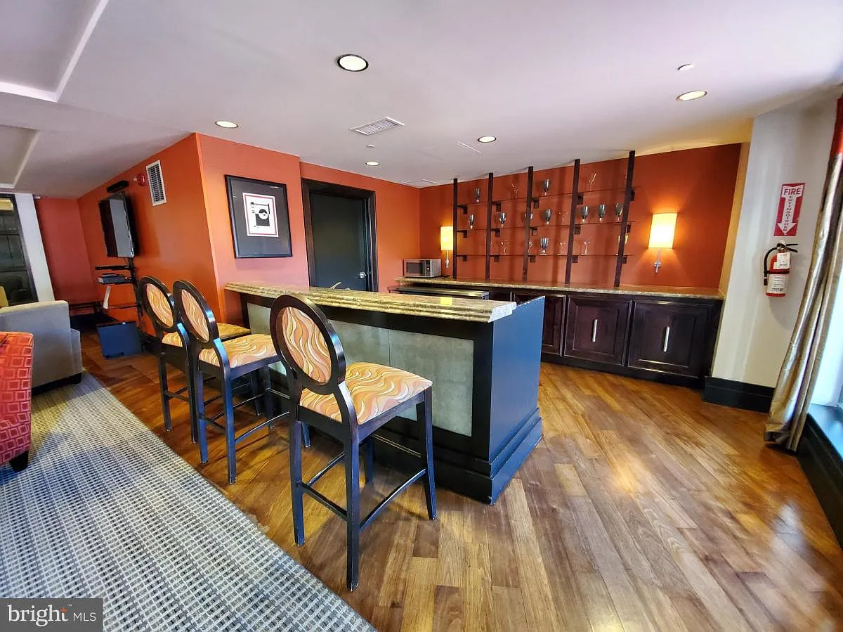 2 bed, 2.0 bath, 1020 sqft, $3,000 — Photo 4
