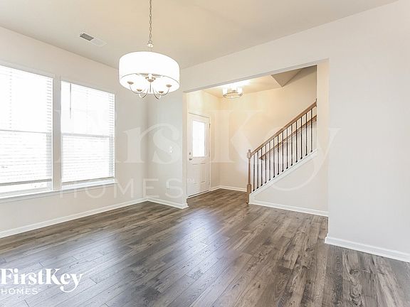 5th image of 1303 Eagledale Pl