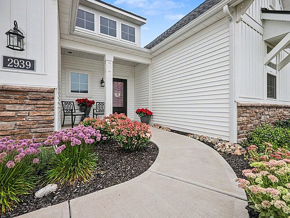 5th image of 2939 Isle Water Dr