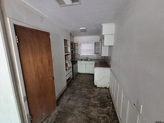 3rd image of 2848 Amy Ln