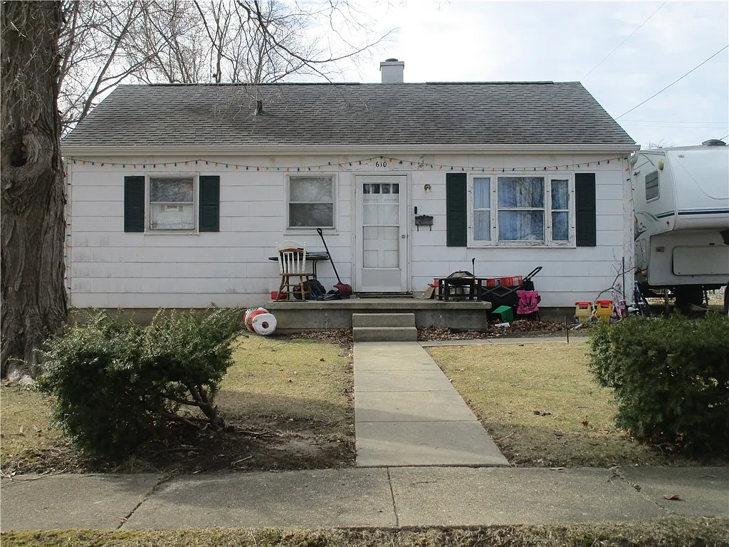 610 Spruce St photo 1
