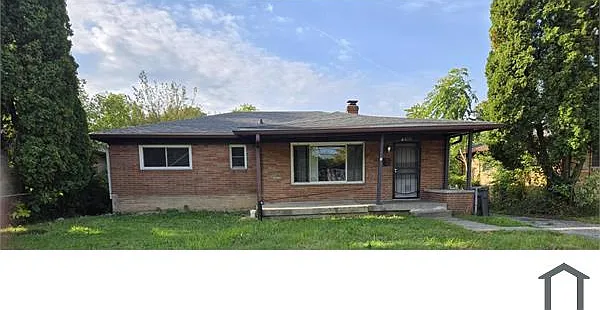 3409 E 36th St — Photo 2