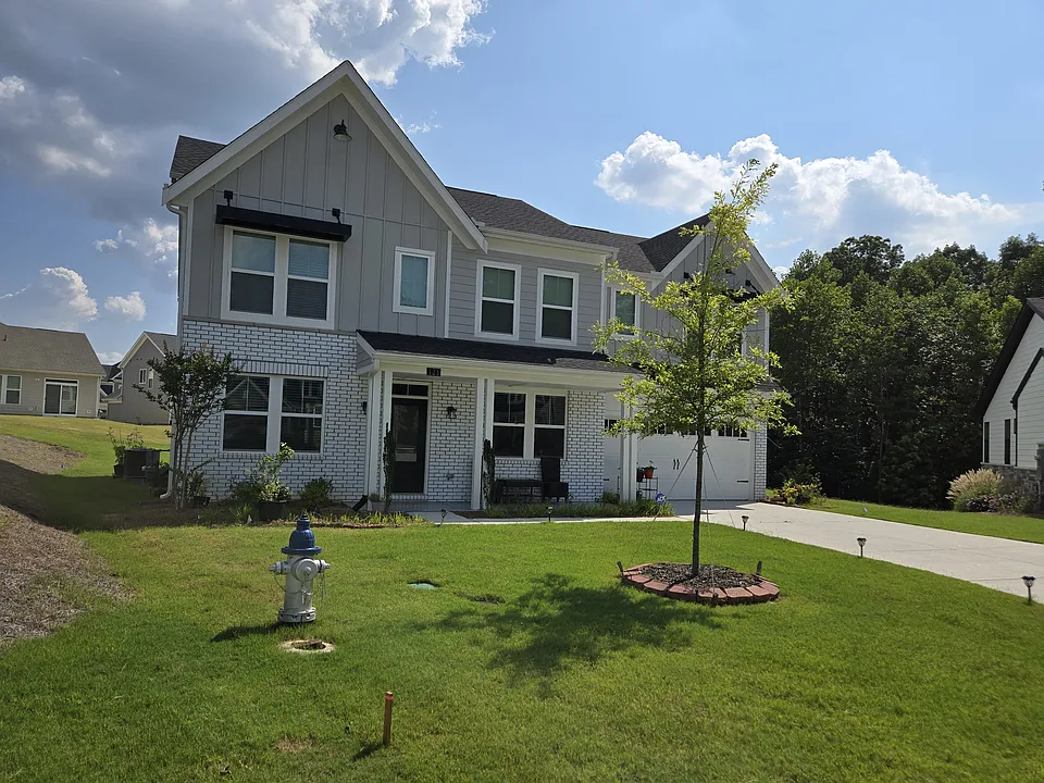 121 Linden Ct