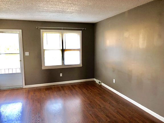 Looking at LR from kitchen