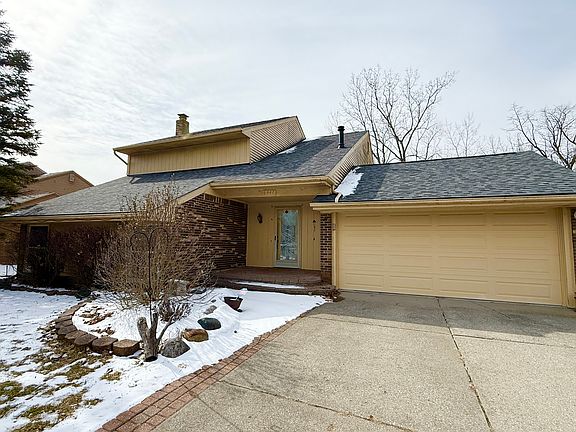 2nd image of 6842 Indian Creek Dr
