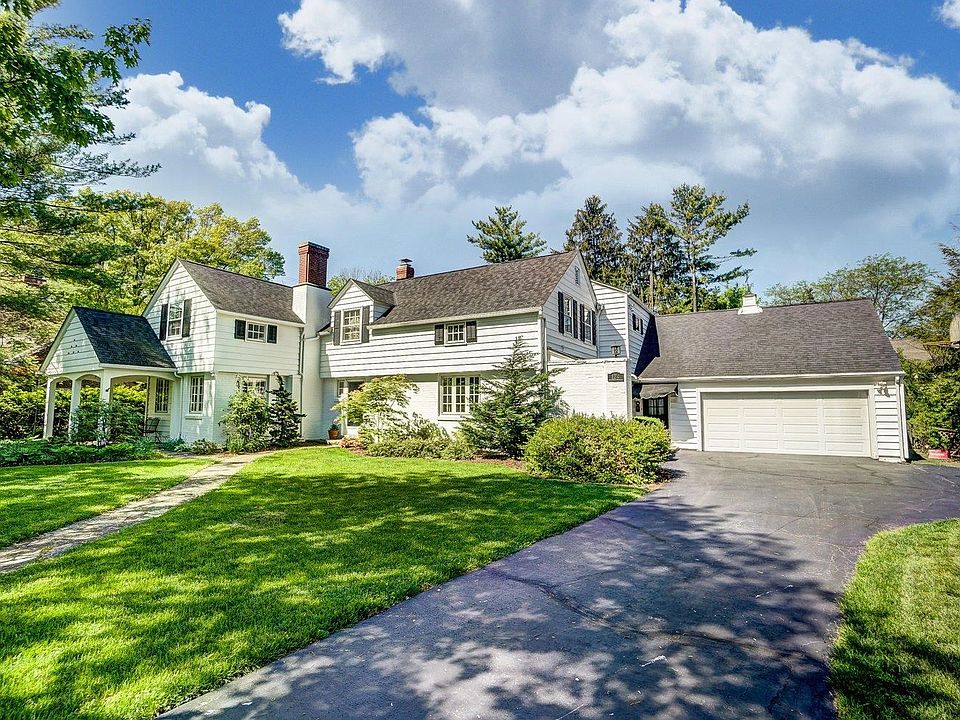 1st image of 124 Eaton Dr