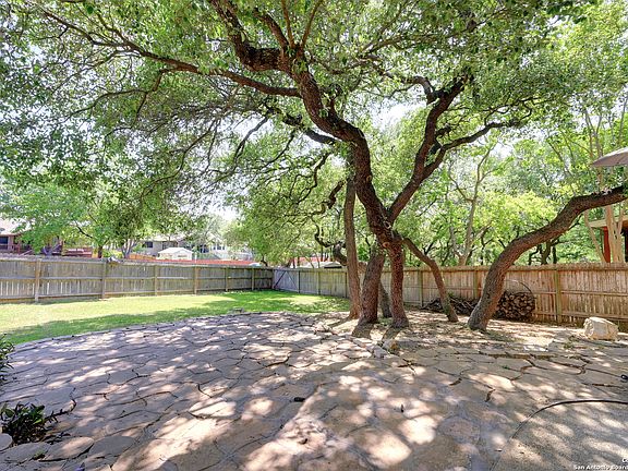 3rd image of 3464 Dartmouth Cove