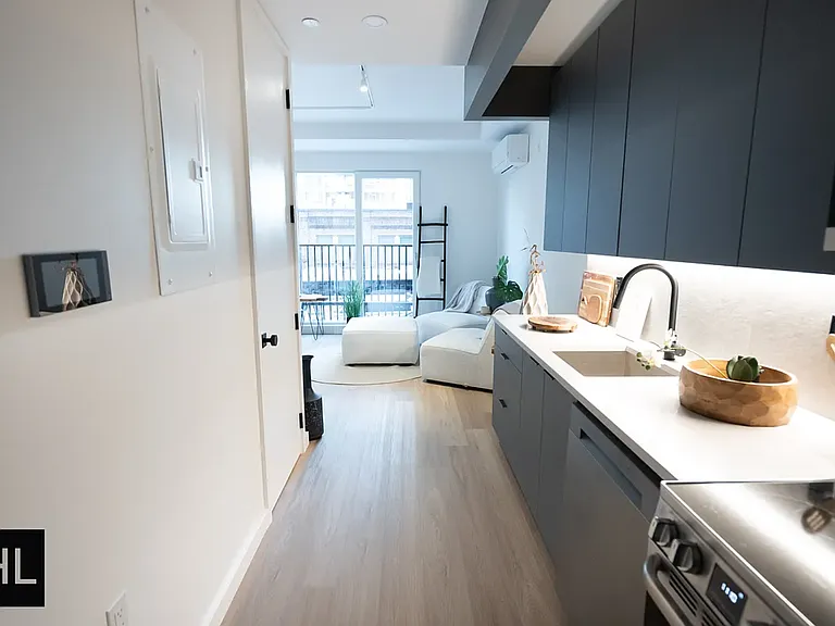931 Carroll St #C204C — Photo 3