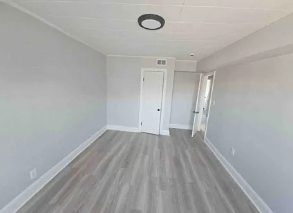 3 bed, 1200 sqft, $2,200 — Photo 3