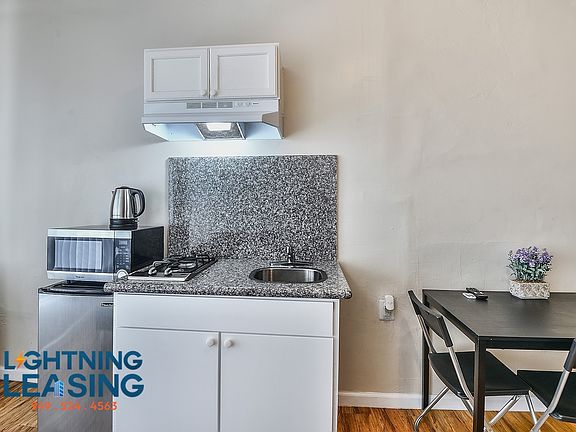 5th image of 727 1/2 S Alvarado St #105D
