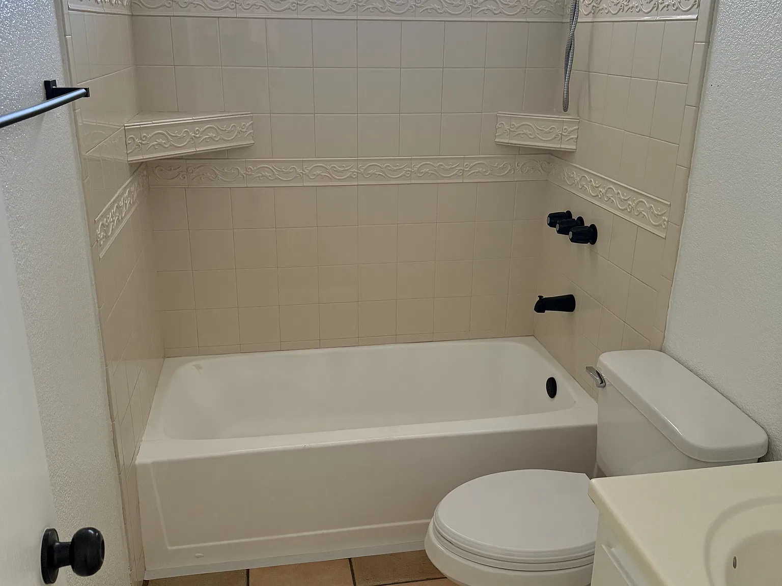 2 bed, 900 sqft, $1,650 — Photo 3