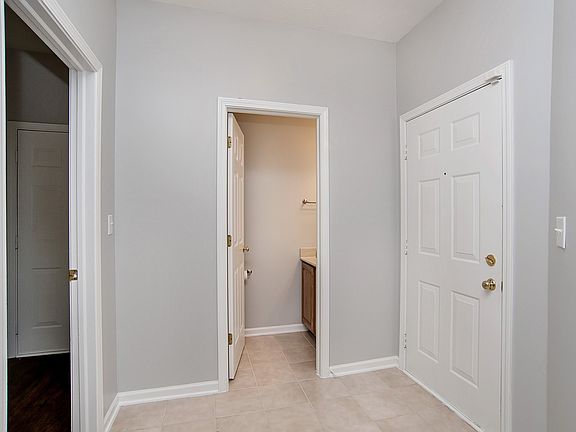 3rd image of 5723 Spruce Knoll Ct