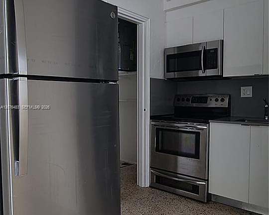 5th image of 350 SW 15th Rd APT 4