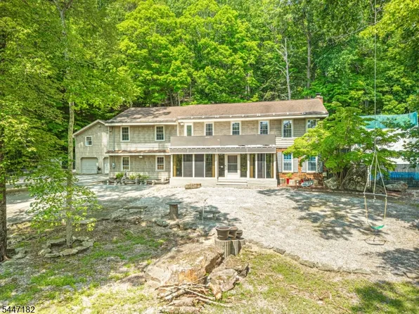 90 Emmans Rd, Roxbury Twp., NJ 07852