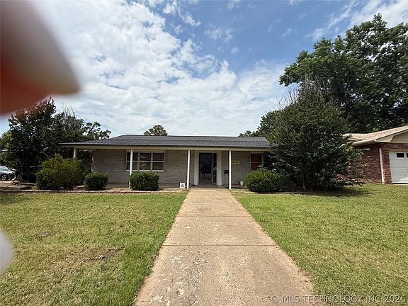 2nd image of 4716 Fondulac St