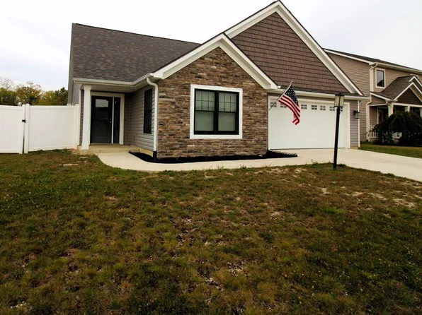 1935 Nolan Meadows Run, Angola, IN 46703