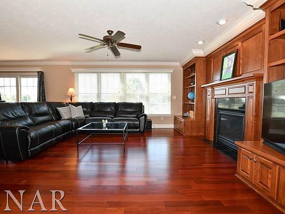 3rd image of 7 Knollbrook Ct