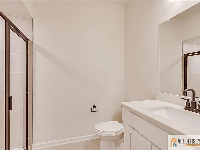 323 Sadie Cir — Photo 13