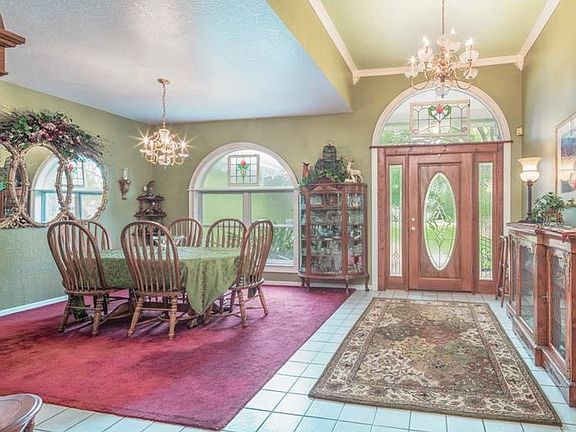 3rd image of 901 Liberty Ln