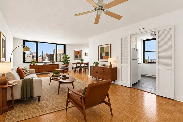 Living room, photo 1