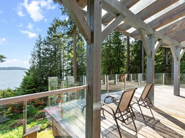 304 Esplanade Rd, Sunshine Coast, BC V0N 1G2