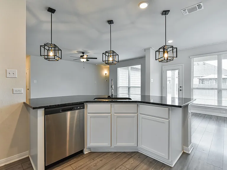 6306 Golden Gate Dr — Photo 14