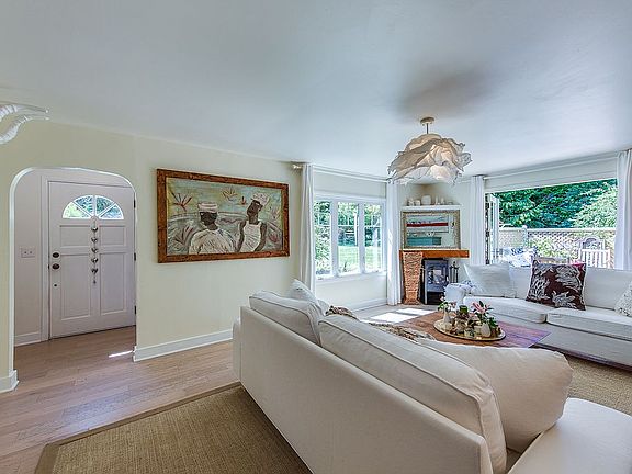 Living room off entry door