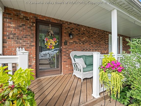 5th image of 15 Peach Tree Ln