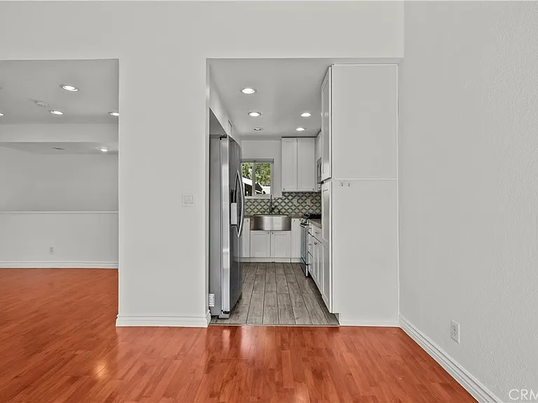 22117 Burbank Blvd #5 — Photo 13