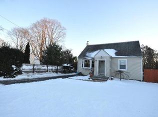 88 W 19th St, Huntington Station, NY 11746