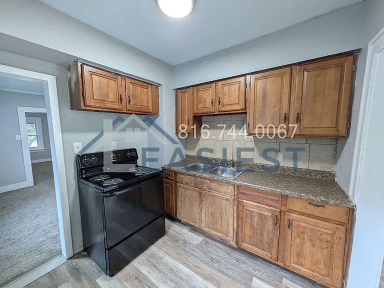 4028 Indiana Ave — Photo 8
